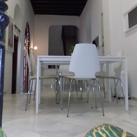 Residencia Viriato Hostel Sewilla Zewnętrze zdjęcie