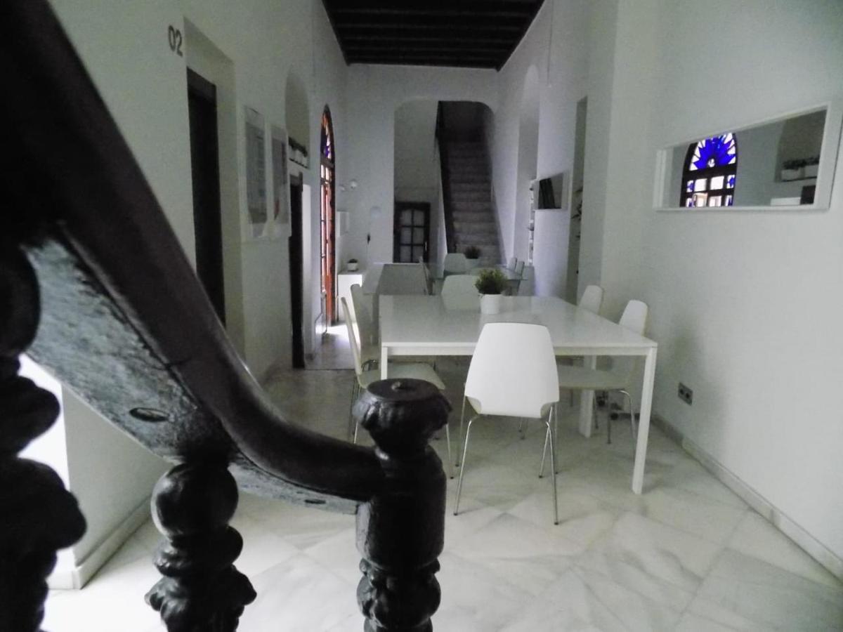 Residencia Viriato Hostel Sewilla Zewnętrze zdjęcie