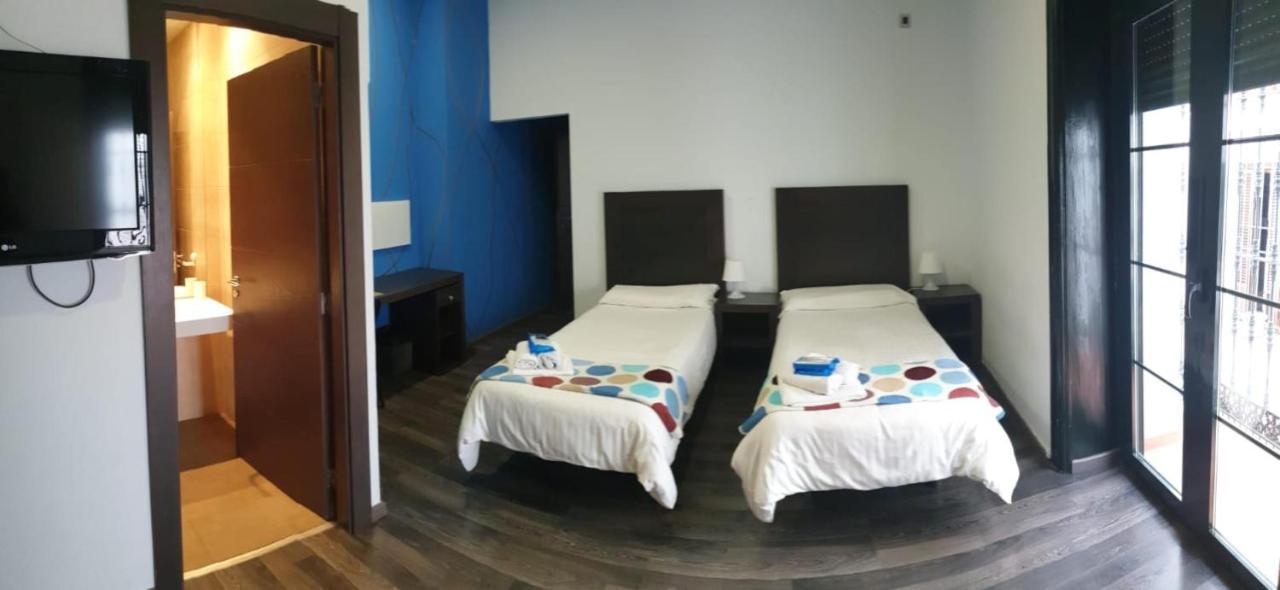 Residencia Viriato Hostel Sewilla Zewnętrze zdjęcie