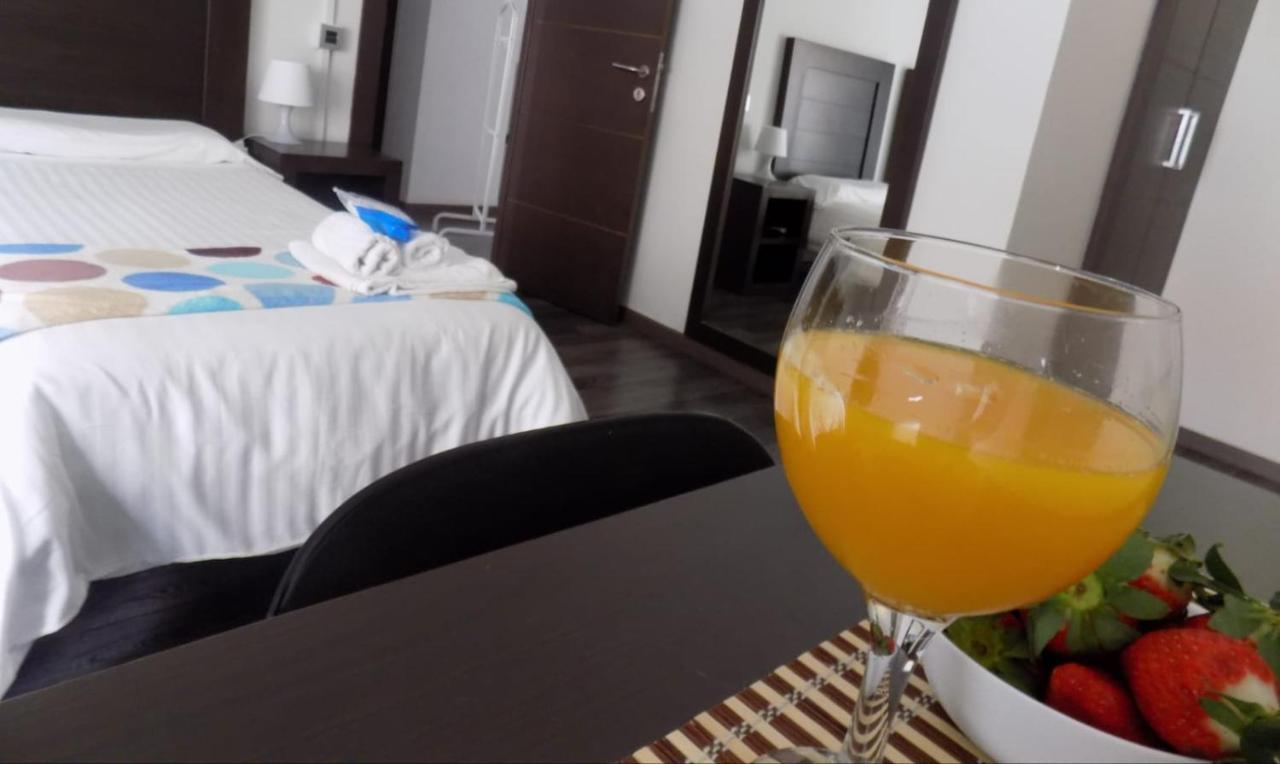 Residencia Viriato Hostel Sewilla Zewnętrze zdjęcie