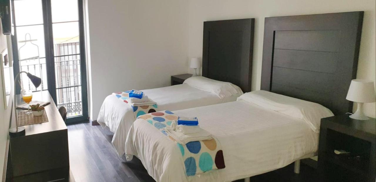 Residencia Viriato Hostel Sewilla Zewnętrze zdjęcie